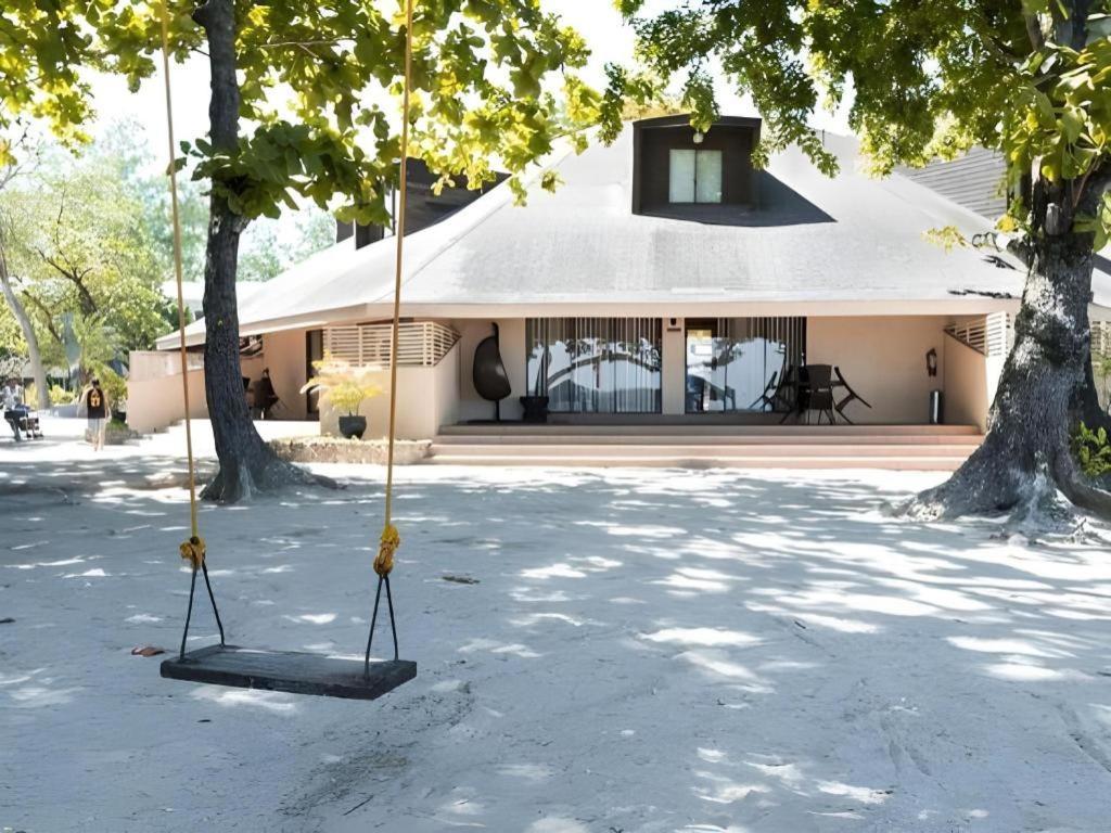 Matabungkay Beach Hotel Batangas Екстериор снимка