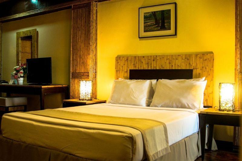 Matabungkay Beach Hotel Batangas Екстериор снимка