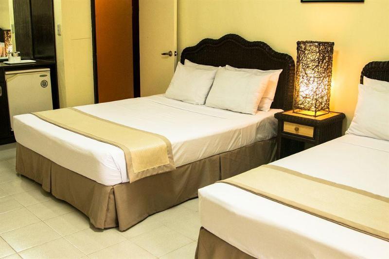 Matabungkay Beach Hotel Batangas Екстериор снимка