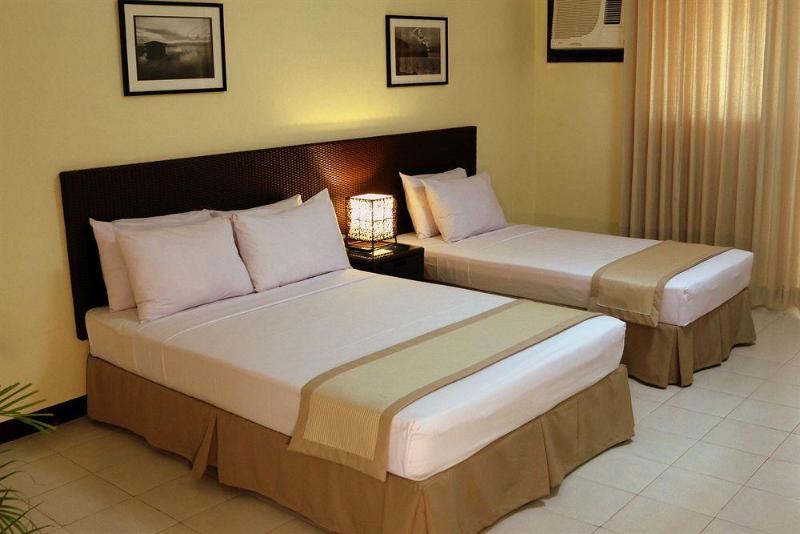 Matabungkay Beach Hotel Batangas Екстериор снимка